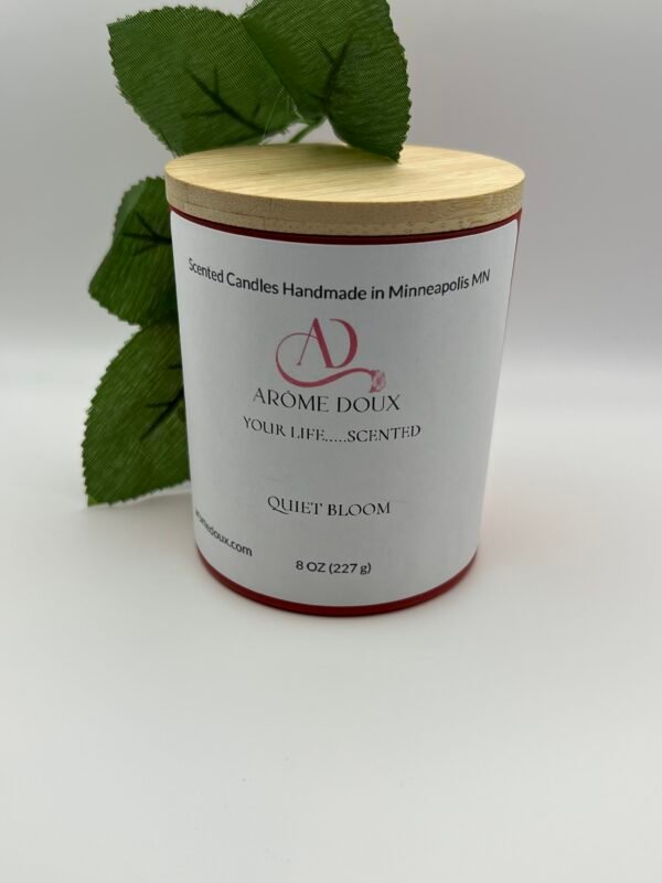 QUIET BLOOM WICKLESS CANDLE - Image 2